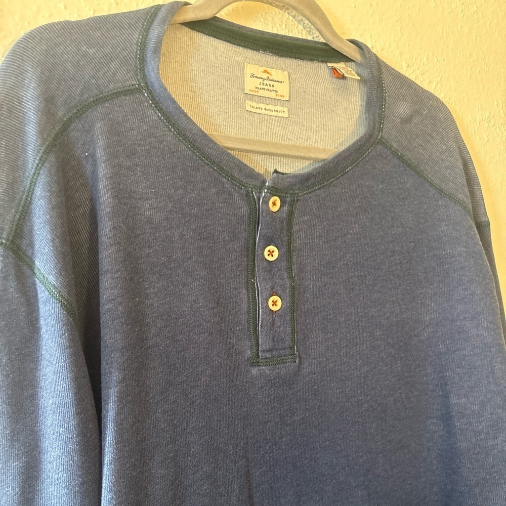 Tommy Bahama Jeans Brand Long Sleeve Blue Crew Neck Shirt Men’s Size - Picture 3 of 5